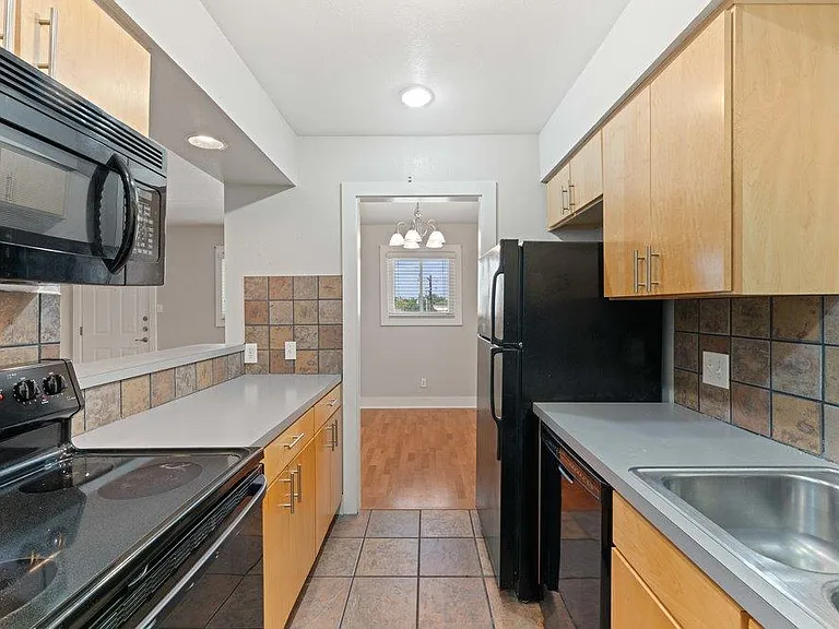 3815 Guadalupe St #303 — Photo 2