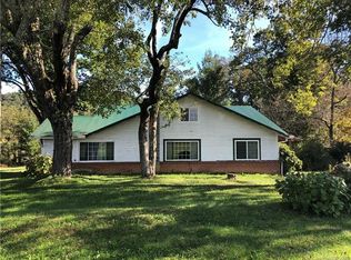 1090 N Ridge Rd, Hendersonville, NC 28792