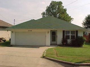 1018 W Catalpa St, Springfield, MO 65807
