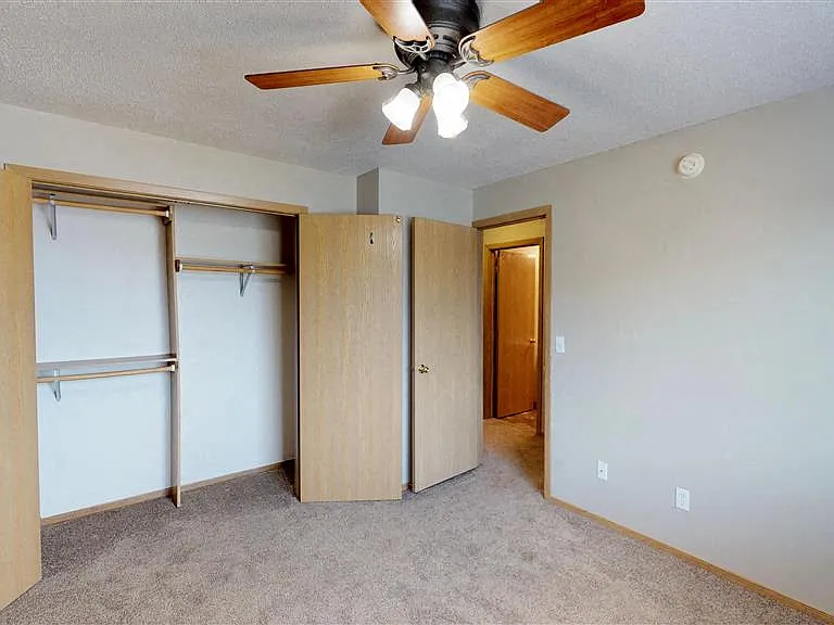 Oakmont Estates — Photo 22