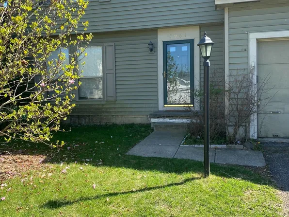 3961 Deer Knoll Dr, Columbus, OH 43230