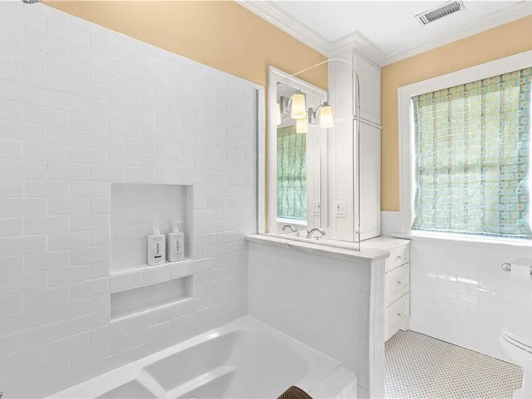 979 Springdale Rd NE — Photo 48
