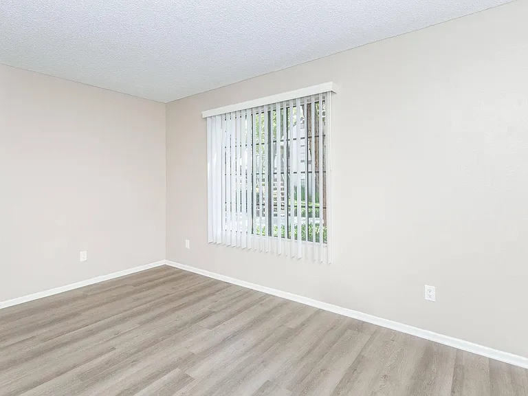 Oak Tree Court Apartment Homes — Photo 49