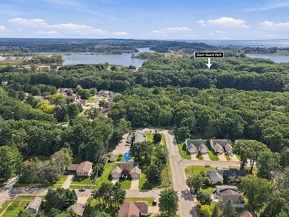 5th image of 18090 Cherokee Dr