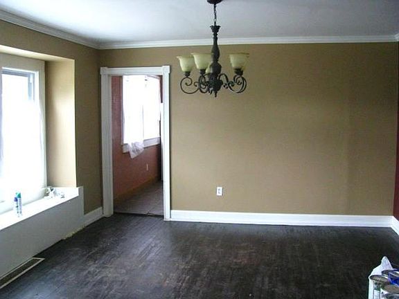 2nd image of 2746 Wenzel Ave