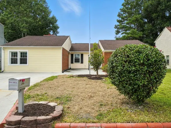 1073 Northwood Dr, Virginia Beach, VA 23452