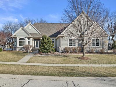 550 Lake Bluff DRIVE, Oconomowoc, WI, 53066