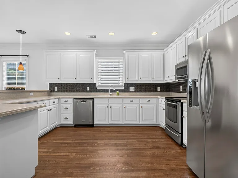 1081 Carriage Ridge Dr — Photo 26