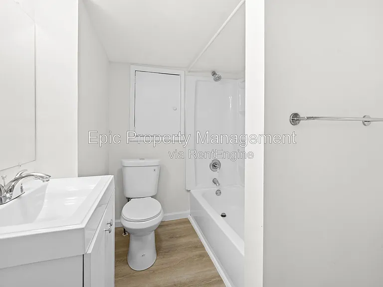 224 Stratford Rd #224 — Photo 5