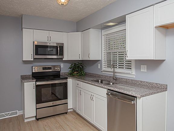 4th image of 3549 Galahad Dr