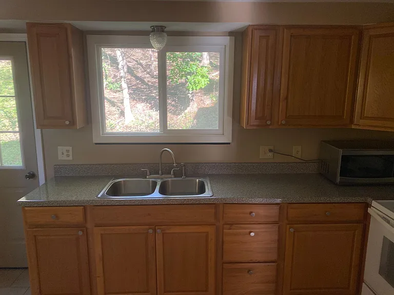137 Houston Ave #1 — Photo 5