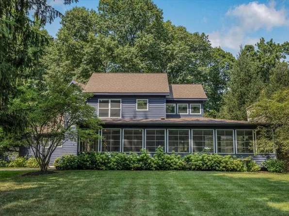 8773 Elm Valley Rd, Union Pier, MI 49129