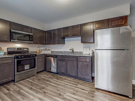 3rd image of 155 Thomas Ln