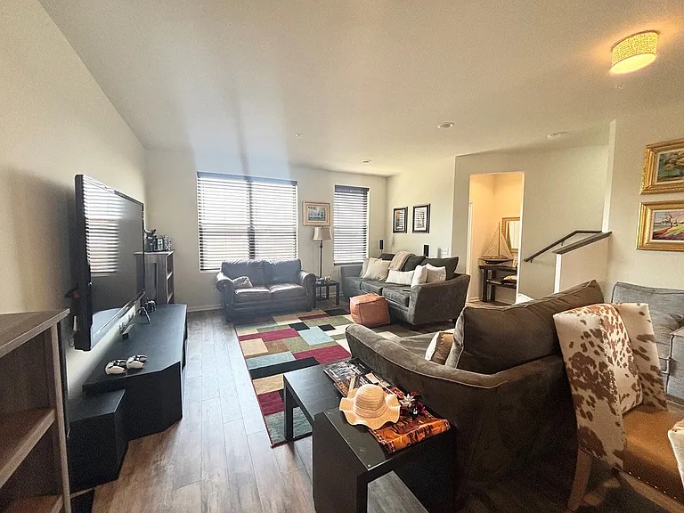 5136 Hampton St NE — Photo 7
