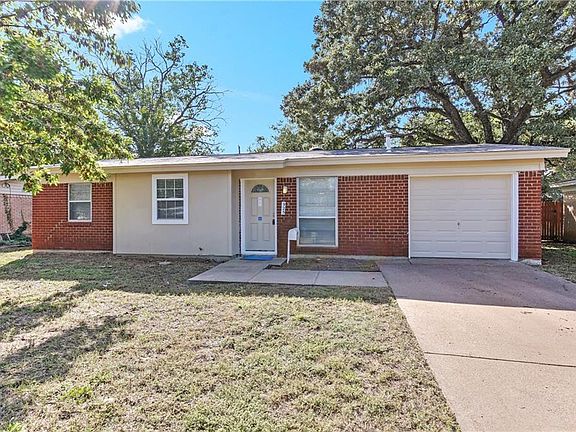2nd image of 925 Jerry Ln