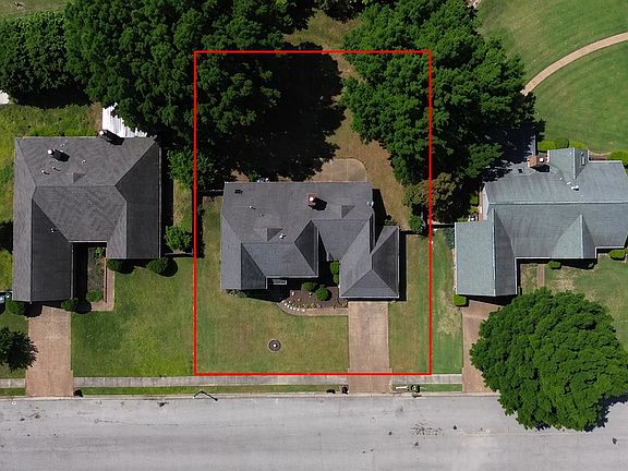 5th image of 2033 Westbriar Dr