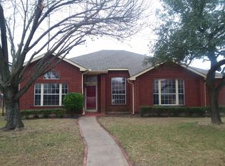 910 Dawson St, Cedar Hill, TX 75104