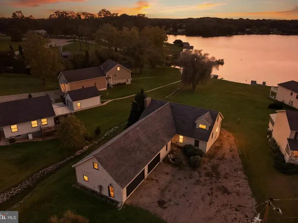 400 Lake Meade Dr, East Berlin, PA 17316