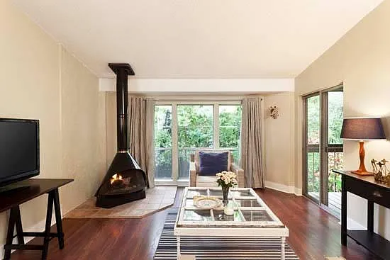 Large 1/1 living room (standard)
