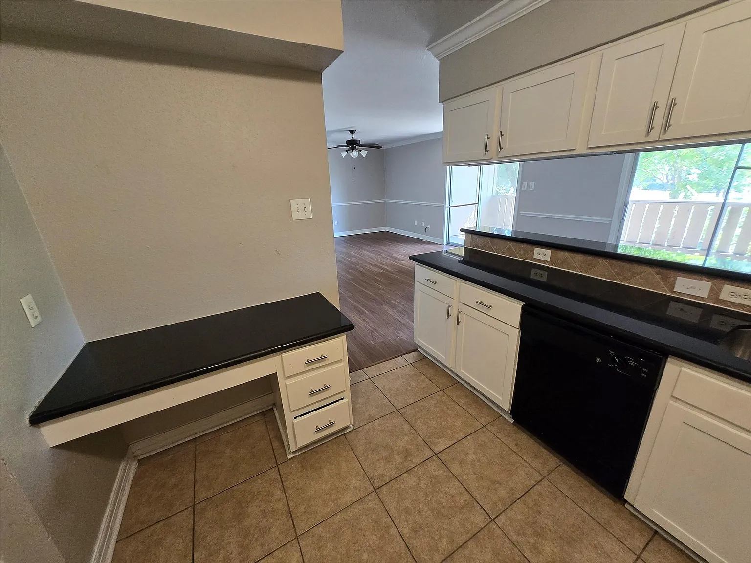 2 bed, 2.0 bath, 1276 sqft, $1,250 — Photo 3