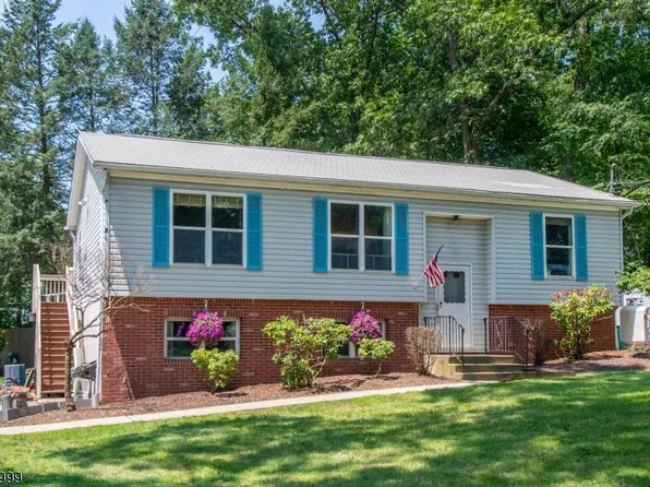 16 Applewood Rd, Vernon Twp., NJ 07419