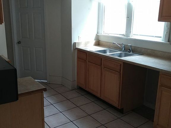 3rd image of 133 N Bosart Ave