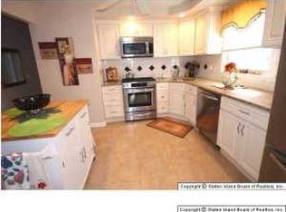 324 Baden Pl, Staten Island, NY 10306