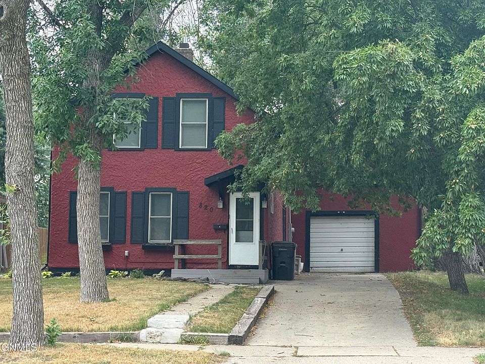1st image of 820 2nd Ave SW