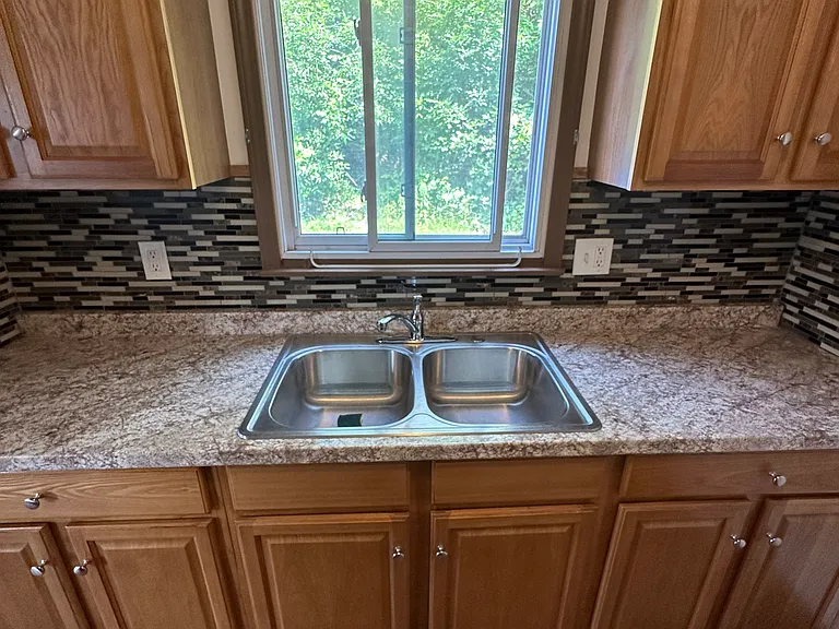 75 Mead St #1 — Photo 7
