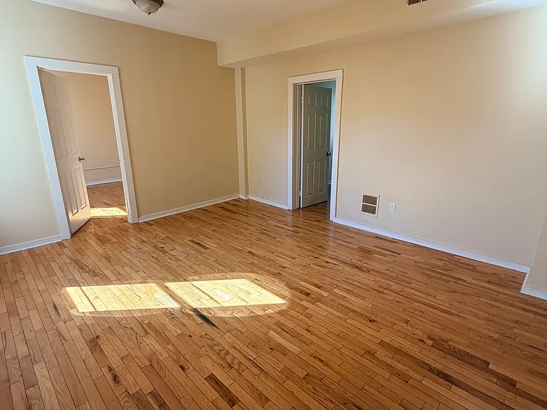33 Dickerman St #D — Photo 1