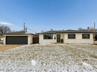 902 SE Trilein Dr, Ankeny, IA 50021