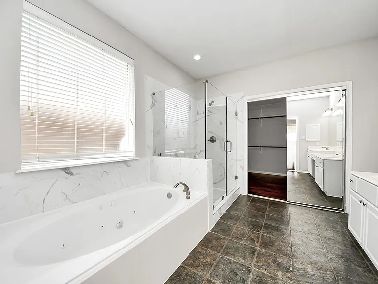 1611 Barton Creek Trl — Photo 27