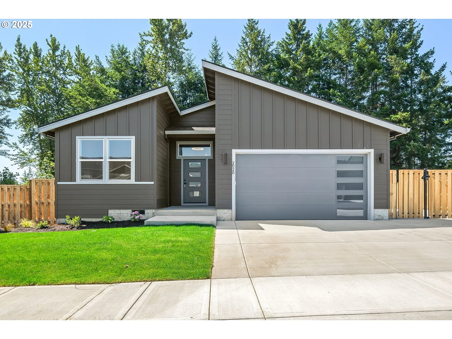 2020 E Badger Way photo 1