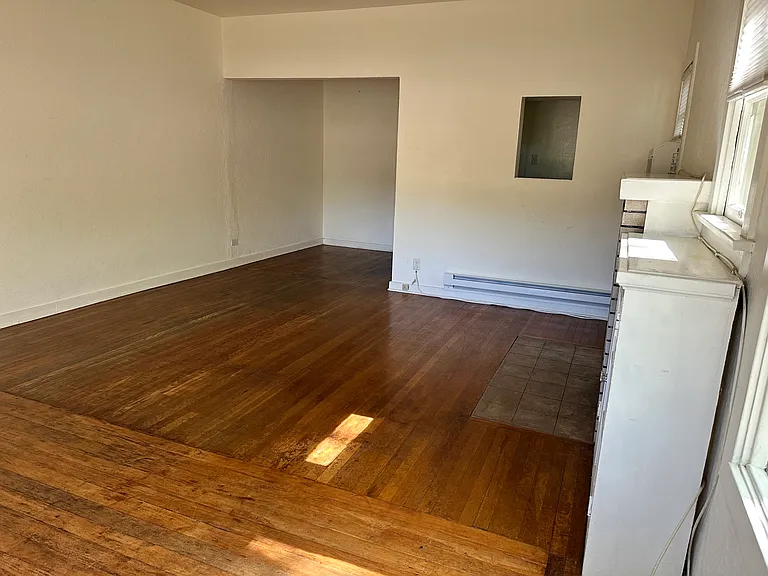 631 E Helen St — Photo 5