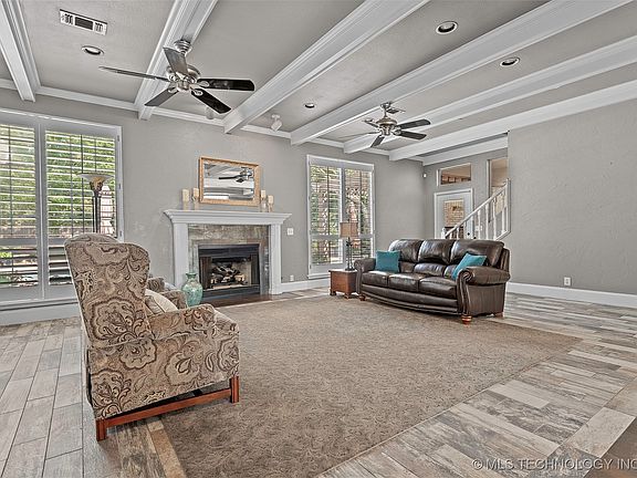 4th image of 1006 S Rockford Rd