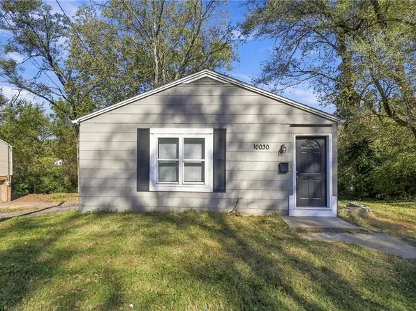 10030 E 22nd St, Independence, MO 64056