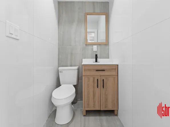 1116 Blake Avenue image 25 of 44