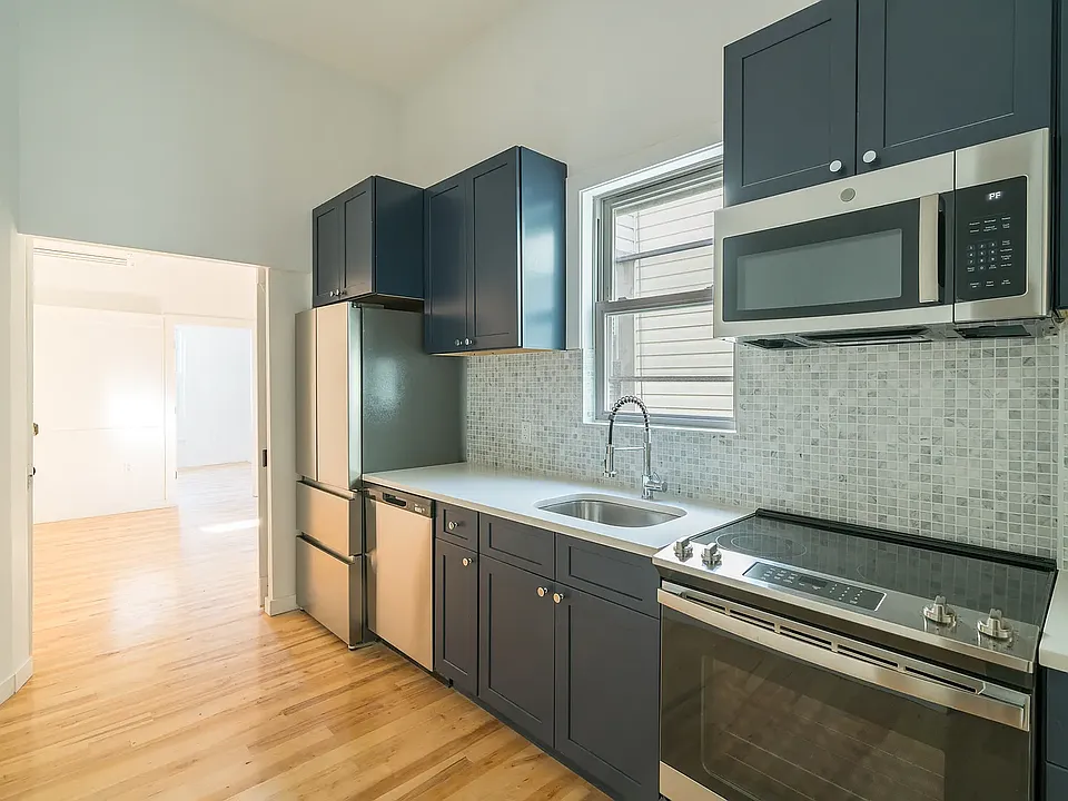 181 Meserole Ave #1L