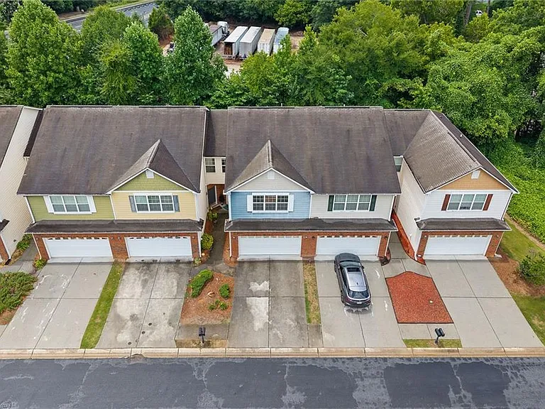 1058 Treymont Ln — Photo 39