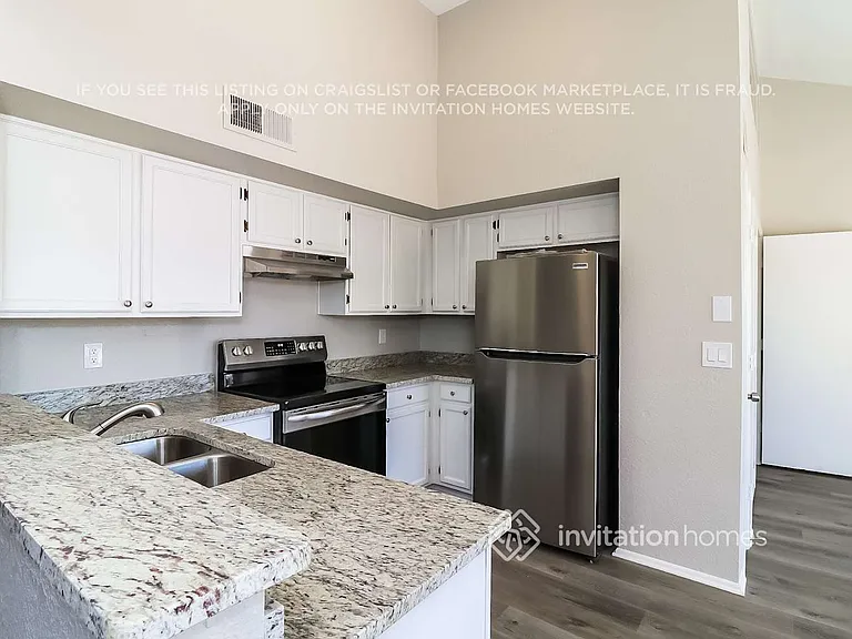 5331 W Voltaire Dr — Photo 8