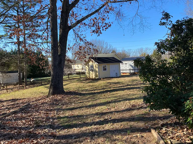 3504 Buckeye Ct — Photo 2