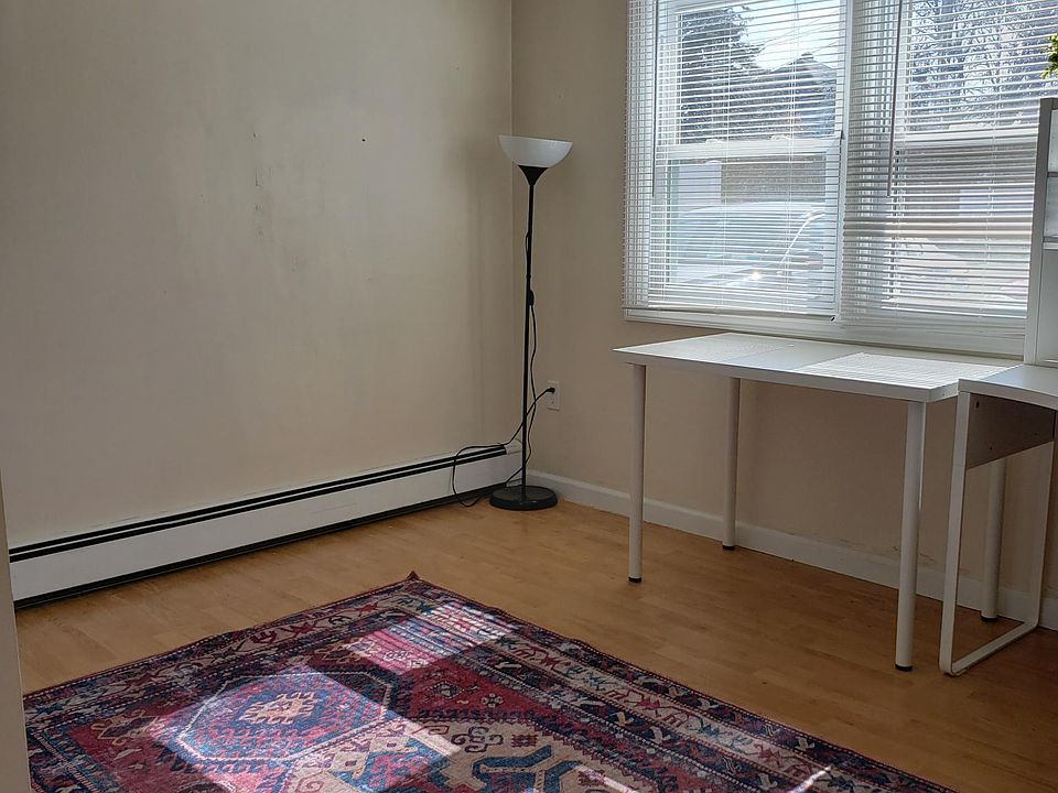 2nd image of 376 Nevada St #G