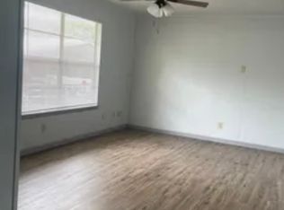 700 White Rock Dr, Marietta, OK 73448