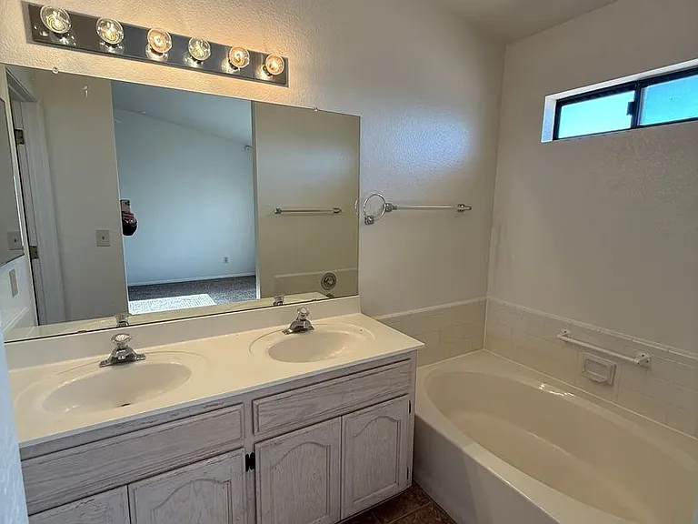 2791 W Redmond Dr — Photo 16
