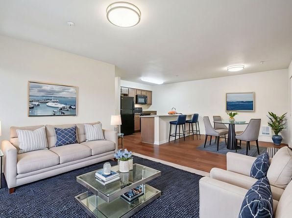 2401 NE Four Seasons Ln APT J159