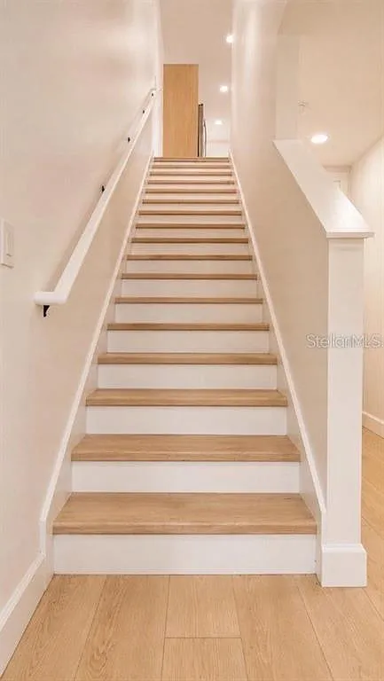 3 bed, 3.5 bath, 2053 sqft, $4,350 — Photo 4