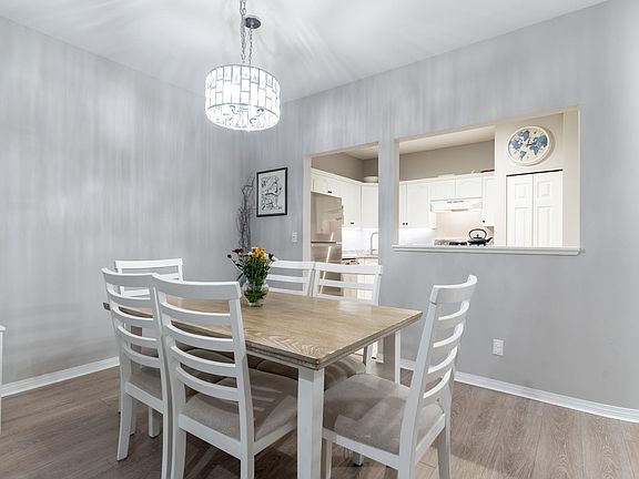 4th image of 301 Maude Rd #109