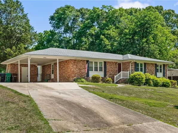 3908 Beverly Hills Dr, High Point, NC 27265