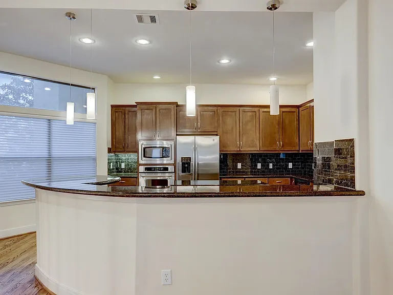 6911 Staffordshire Blvd — Photo 11