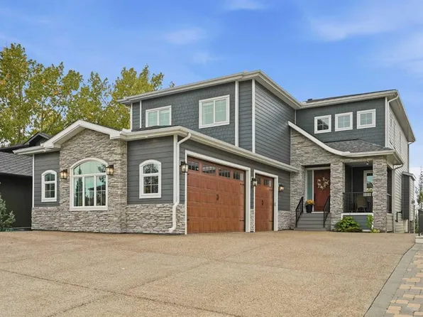 435 E East Chestermere Dr, Chestermere, AB T1X 1A3